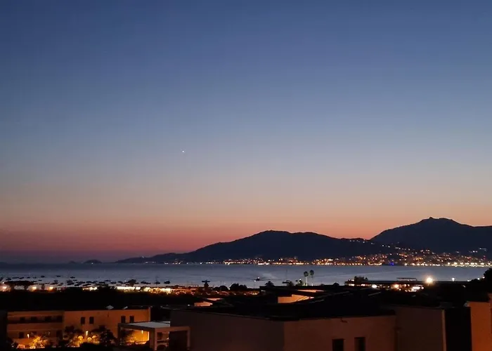 T2 Vue Mer Panoramique Terrasse 22M Plage A 9 Min A Pied Parking Prive Lägenhet *